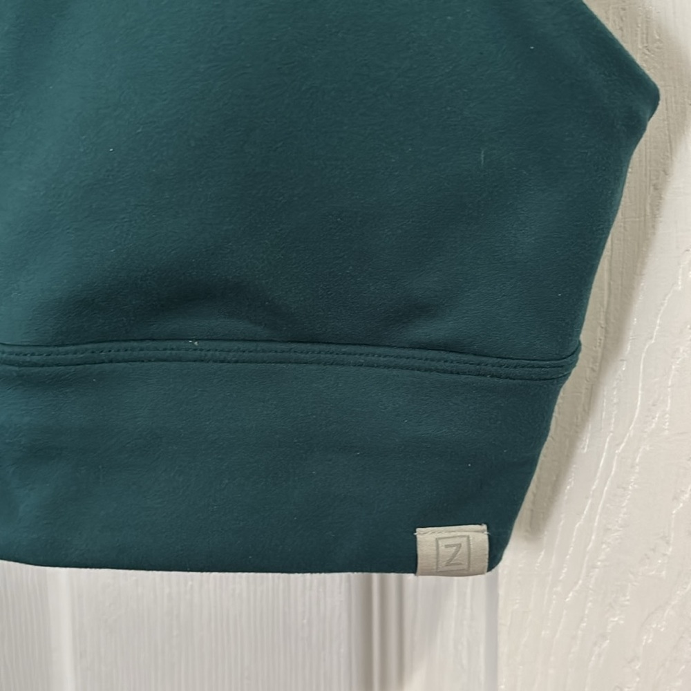 Workout Top - Picture 2 of 3